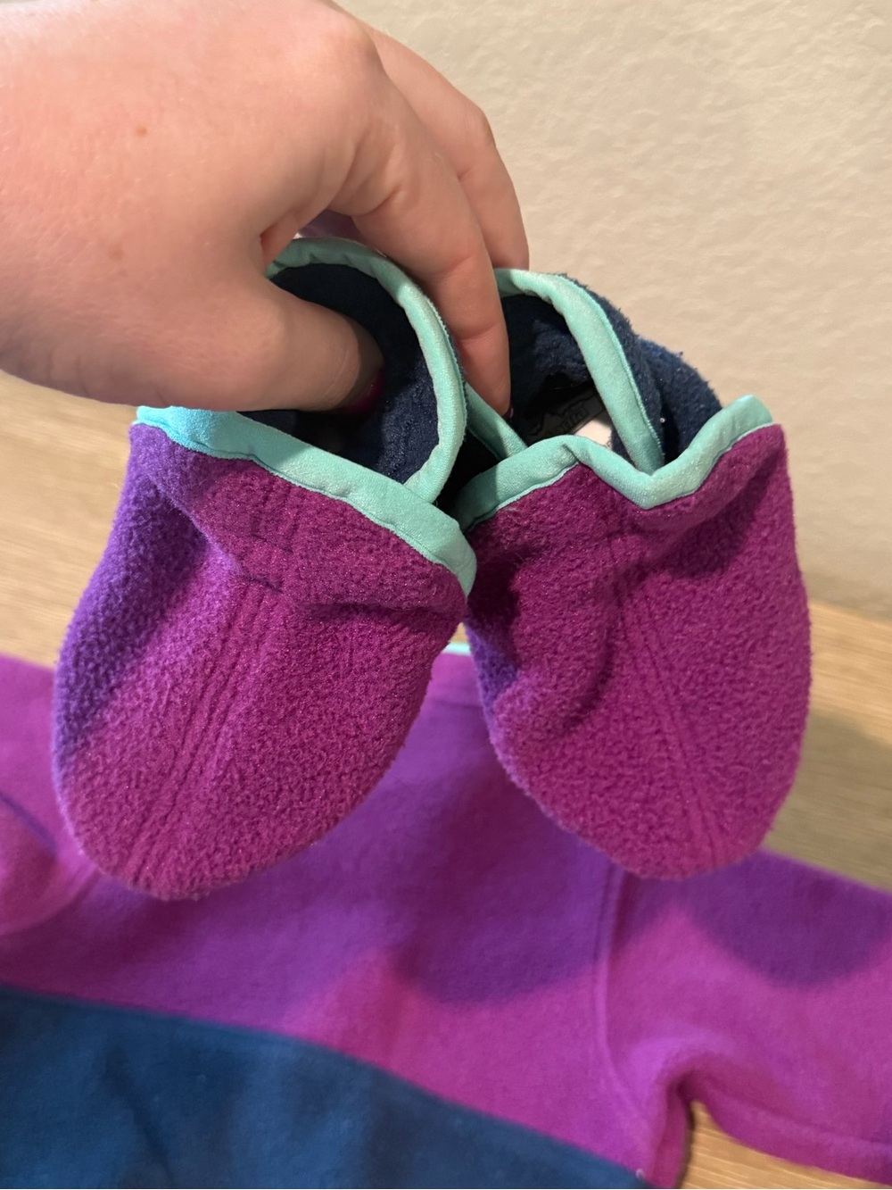 Patagonia Infant Fleece Pullover and Booties, 3-6 Months - Picture 5 of 6